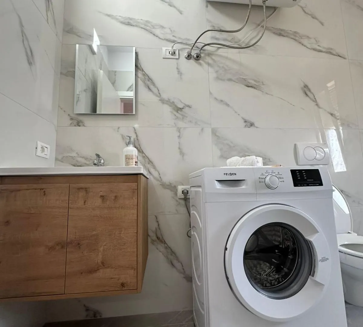 Toni Apartments Dıraç 0*,  Arnavutluk
